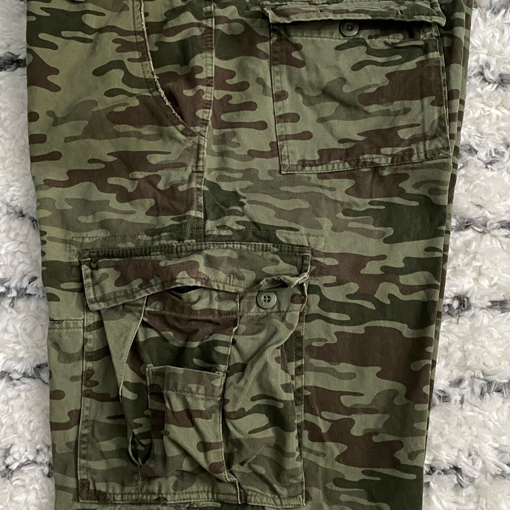 New cargo shorts size 36 - Picture 4 of 5